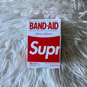 ❌ SOLD - SUPREME x Band-Aid SS19 Adhesive Bandages